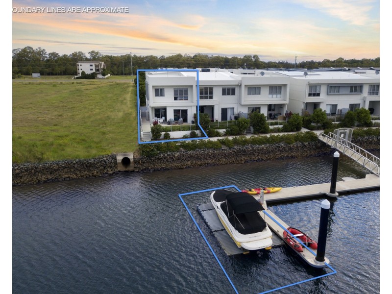 20/156 Marina Quays Boulevard, Hope Island QLD 4212