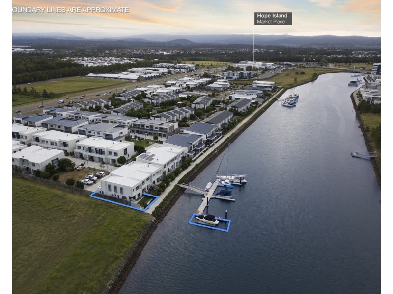 20/156 Marina Quays Boulevard, Hope Island QLD 4212