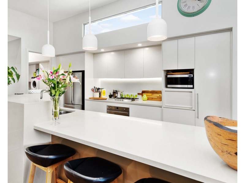 Hope Island QLD 4212