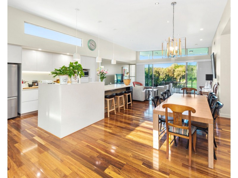 Hope Island QLD 4212