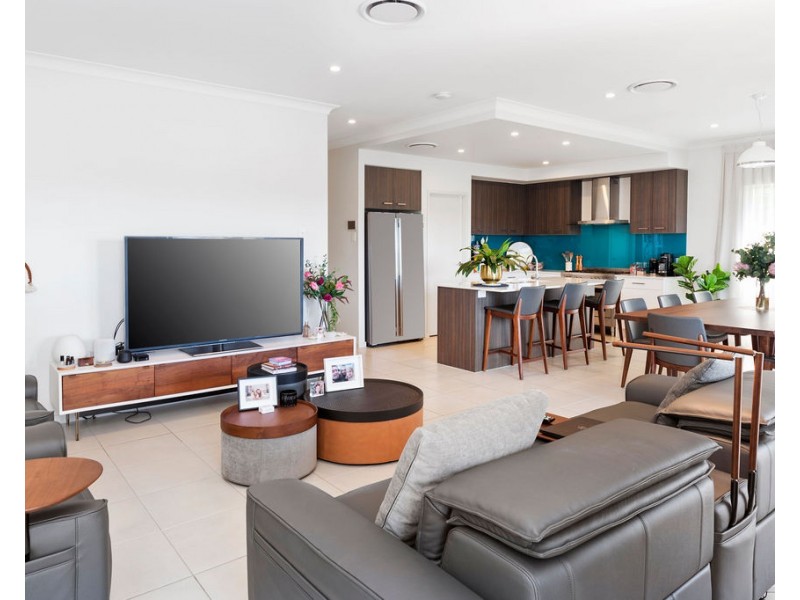 14 North View Street, Hope Island QLD 4212