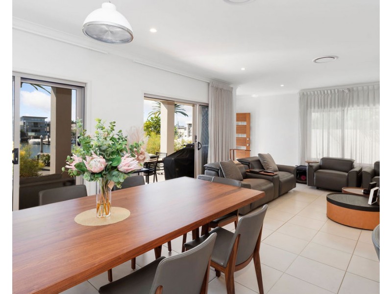 14 North View Street, Hope Island QLD 4212