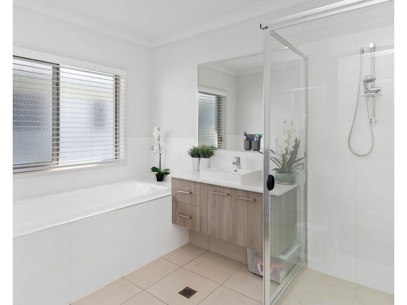 14 North View Street, Hope Island QLD 4212