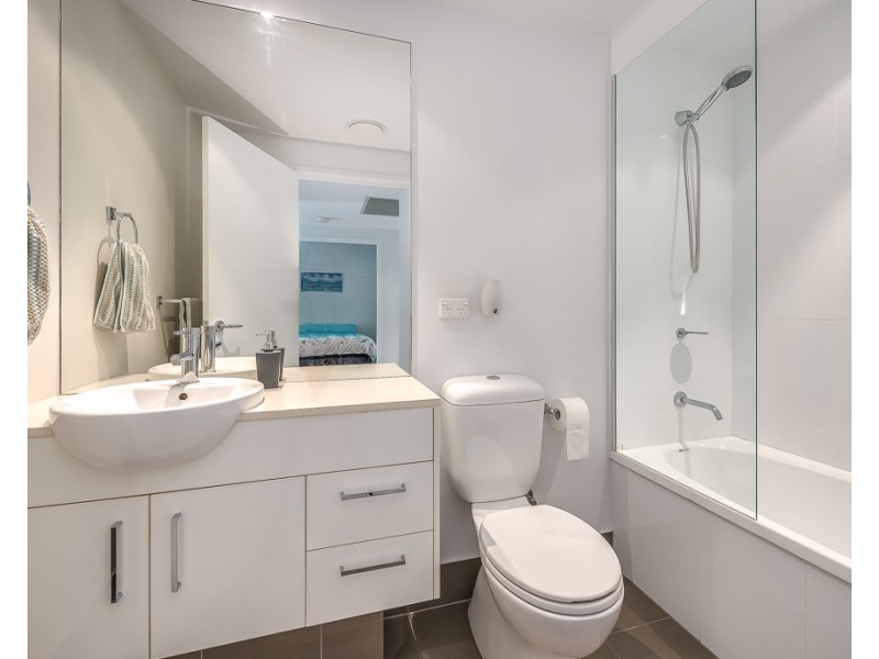 408/41 Harbour Town Drive, Biggera Waters QLD 4216