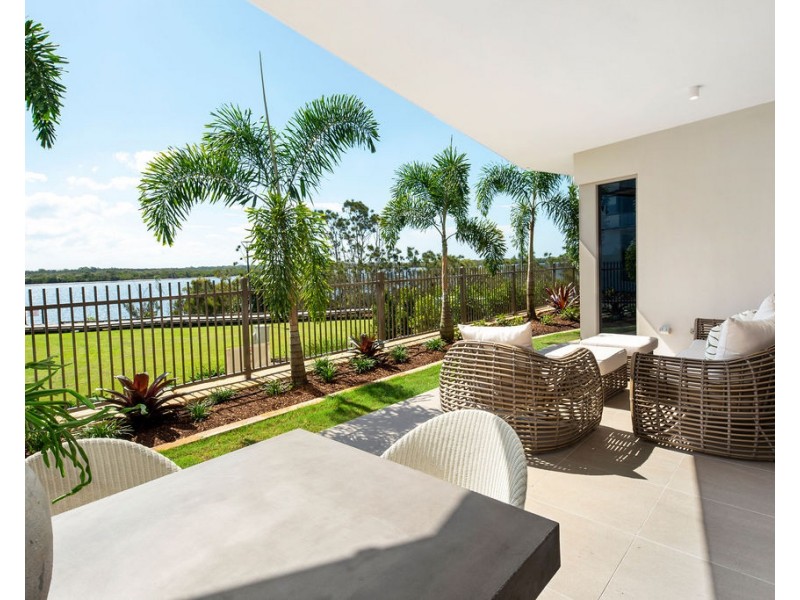 1/2 Havana Way Sovereign Shores ‘Marquis’, Paradise Point QLD 4216