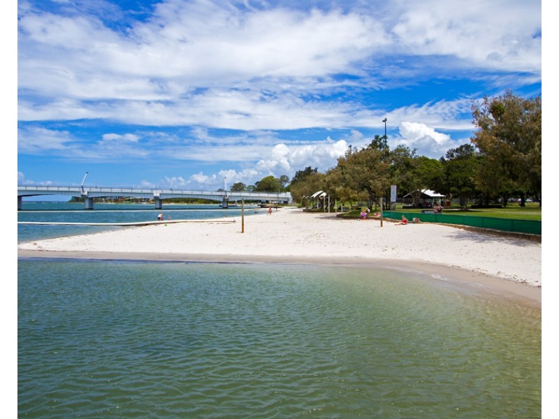 1/2 Havana Way Sovereign Shores ‘Marquis’, Paradise Point QLD 4216