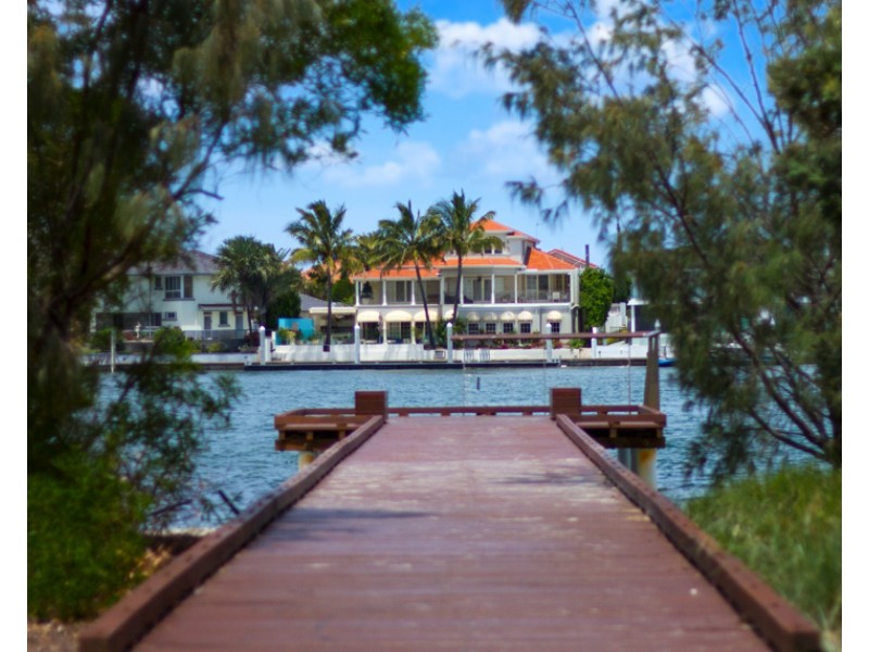 1/2 Havana Way Sovereign Shores ‘Marquis’, Paradise Point QLD 4216