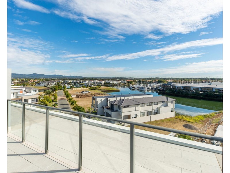 5233 Harbourview Drive, Hope Island QLD 4212