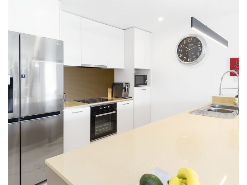 424/64 Sickle Avenue, Hope Island QLD 4212