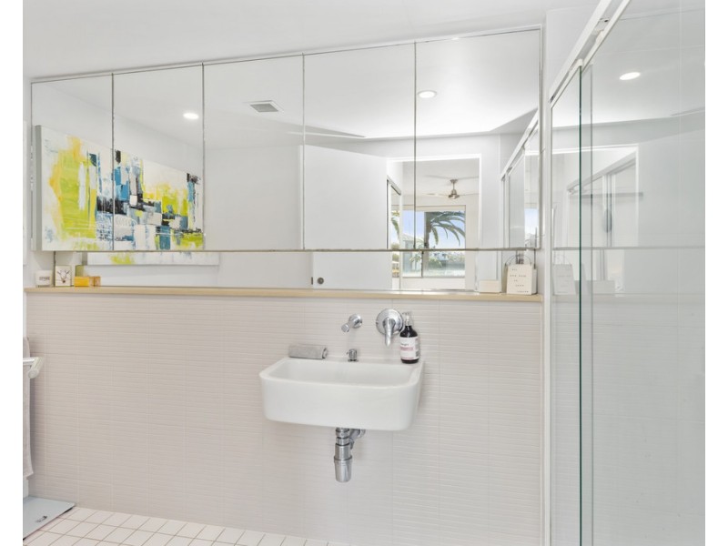 424/64 Sickle Avenue, Hope Island QLD 4212