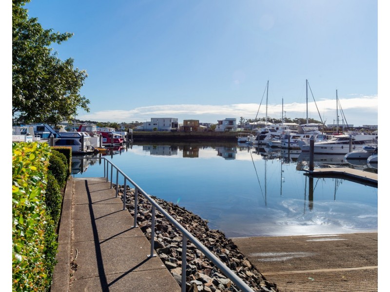 424/64 Sickle Avenue, Hope Island QLD 4212