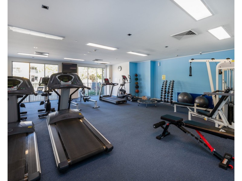 424/64 Sickle Avenue, Hope Island QLD 4212