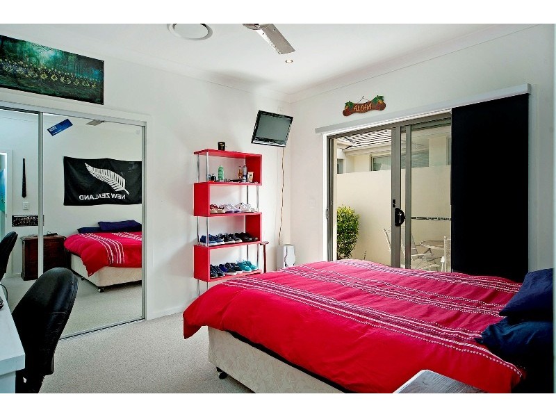 9125 Peter Senior Drive, Hope Island QLD 4212