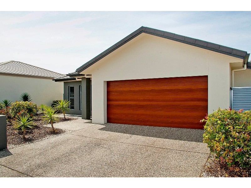 9125 Peter Senior Drive, Hope Island QLD 4212