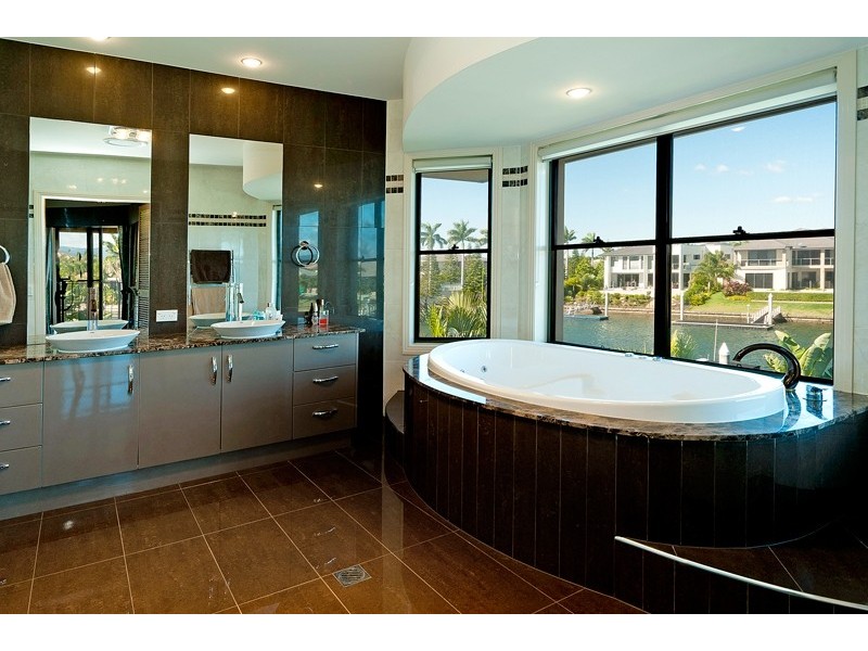 2303 Belmont Court, Hope Island QLD 4212