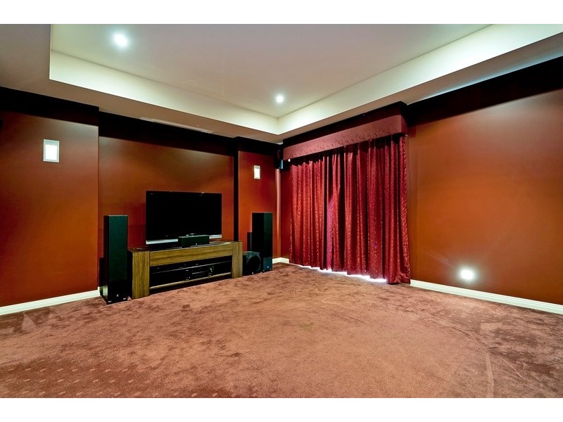 2303 Belmont Court, Hope Island QLD 4212