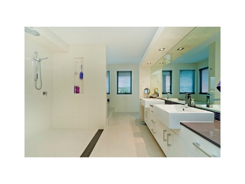 3 Coomera Court, River Links, Helensvale QLD 4212