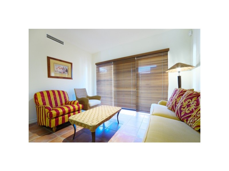 3283 The Palladian Drive, Hope Island QLD 4212