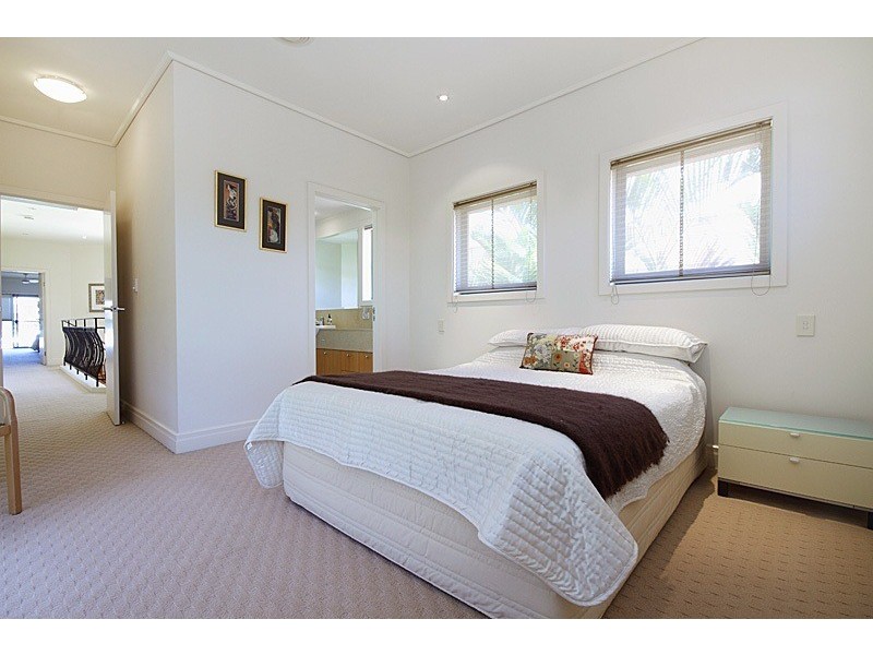 1522 Riverdale Drive, Hope Island QLD 4212