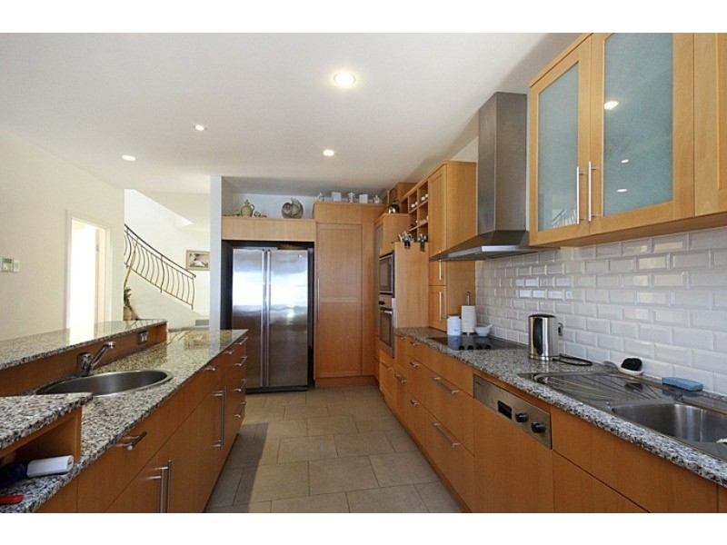 1522 Riverdale Drive, Hope Island QLD 4212