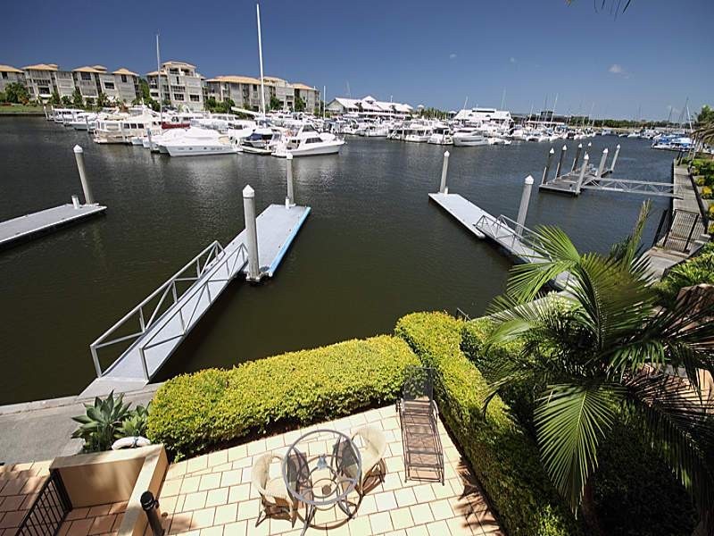 1522 Riverdale Drive, Hope Island QLD 4212