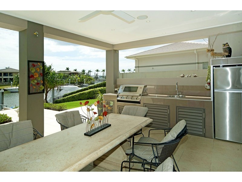 2165 Beaufort Way, Hope Island QLD 4212