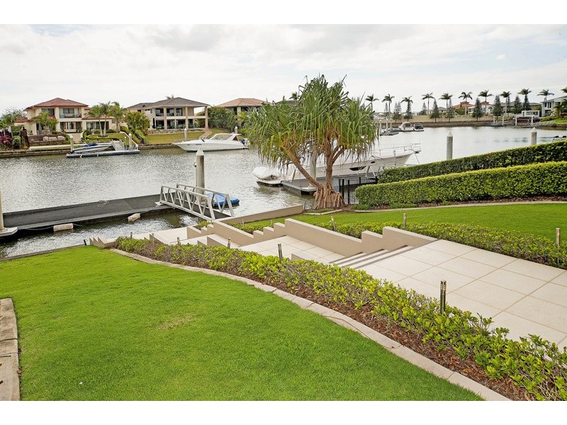 2165 Beaufort Way, Hope Island QLD 4212