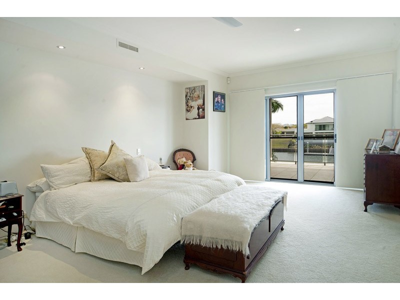 2165 Beaufort Way, Hope Island QLD 4212