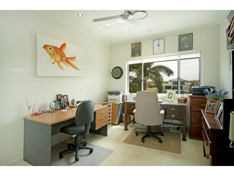 2165 Beaufort Way, Hope Island QLD 4212