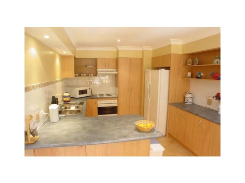 89 Crescent Avenue, Hope Island QLD 4212