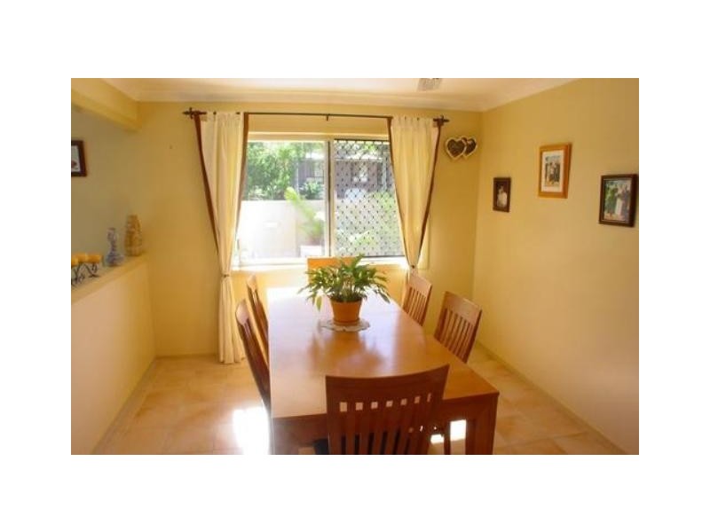 89 Crescent Avenue, Hope Island QLD 4212