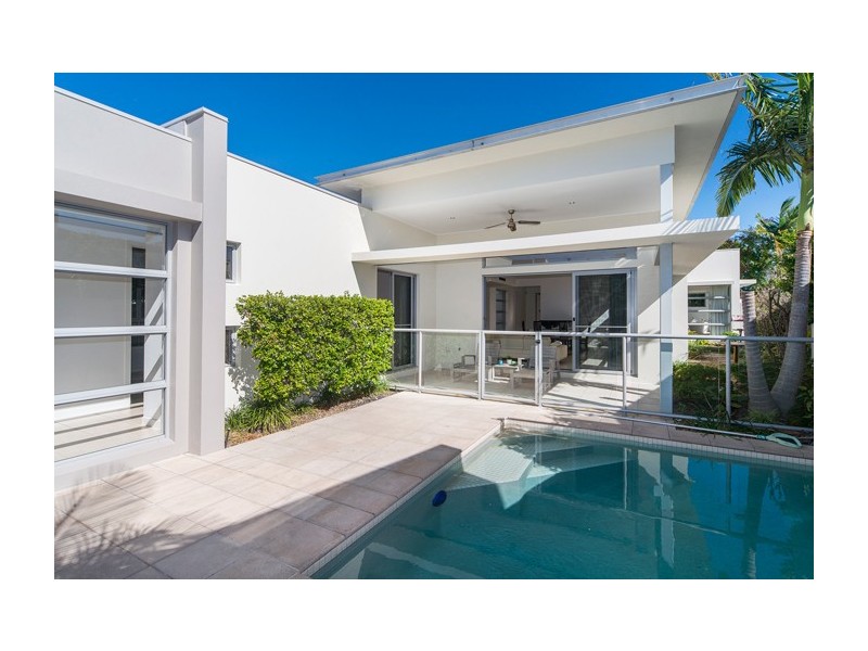 2819 Gracemere Drive, Hope Island QLD 4212