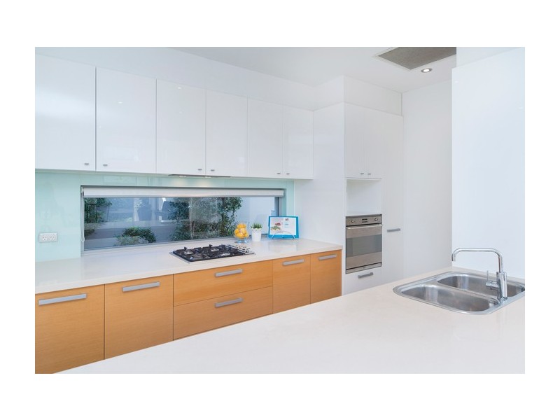2819 Gracemere Drive, Hope Island QLD 4212