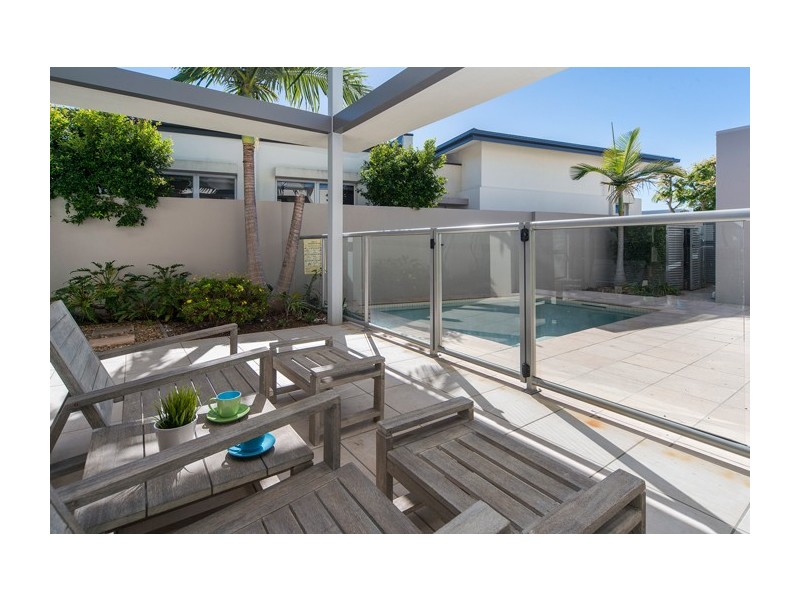 2819 Gracemere Drive, Hope Island QLD 4212