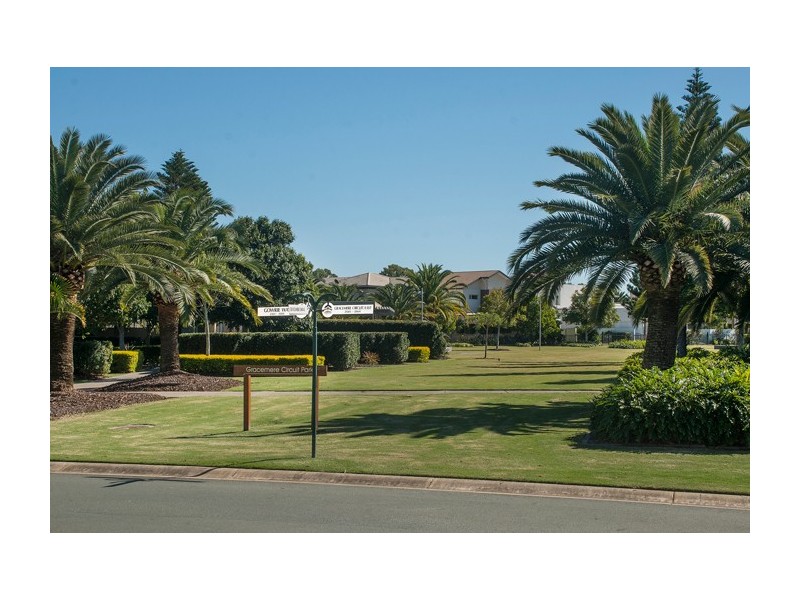 2819 Gracemere Drive, Hope Island QLD 4212