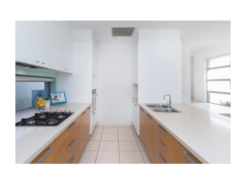 2819 Gracemere Drive, Hope Island QLD 4212