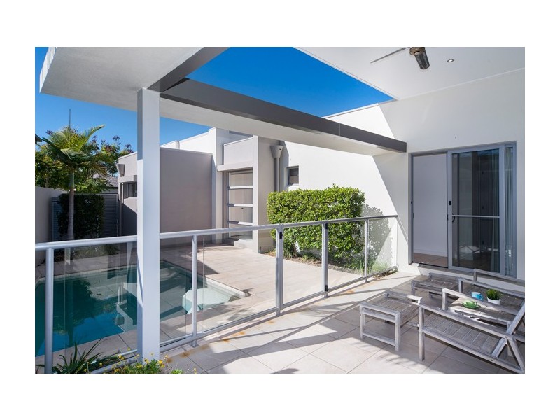 2819 Gracemere Drive, Hope Island QLD 4212