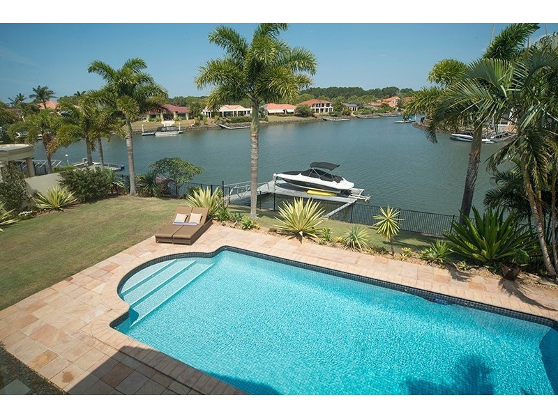 1108 Beechwood Drive, Hope Island QLD 4212