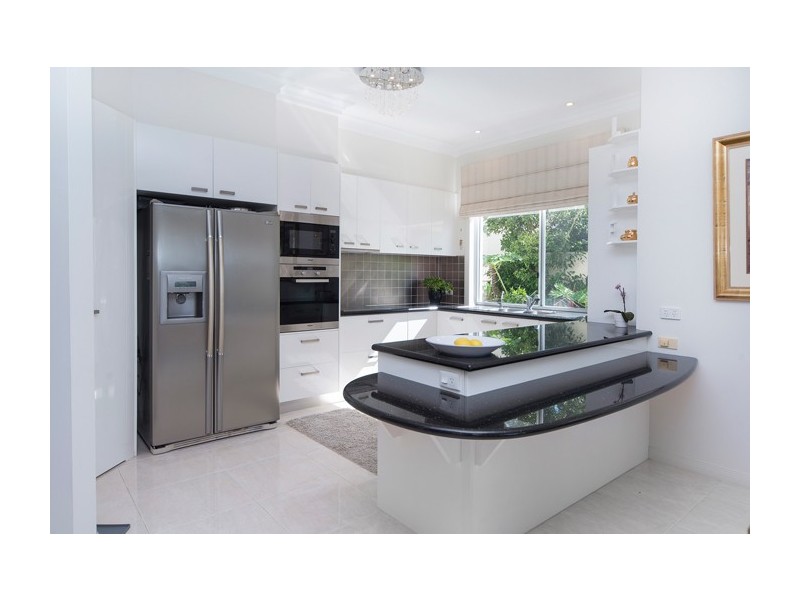 1108 Beechwood Drive, Hope Island QLD 4212