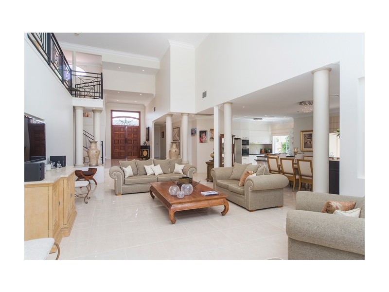 1108 Beechwood Drive, Hope Island QLD 4212