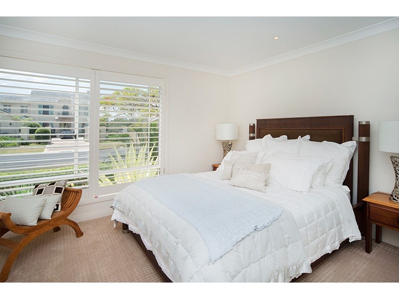 1108 Beechwood Drive, Hope Island QLD 4212