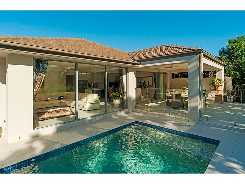 9119 Peter Senior Drive, Hope Island QLD 4212