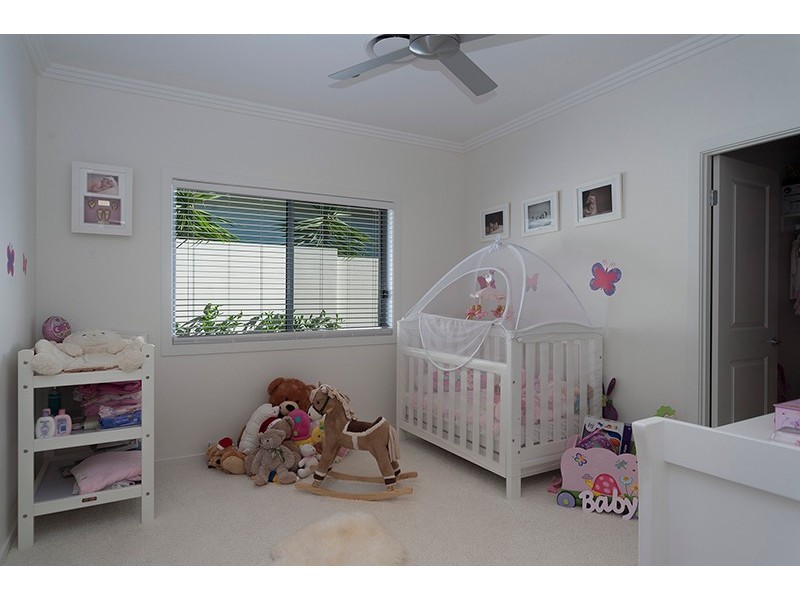 9119 Peter Senior Drive, Hope Island QLD 4212