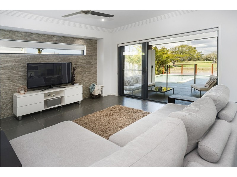 7632 Fairway Boulevard, Hope Island QLD 4212