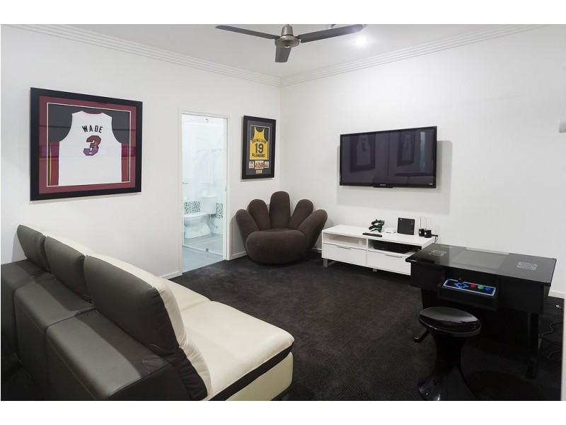 7632 Fairway Boulevard, Hope Island QLD 4212