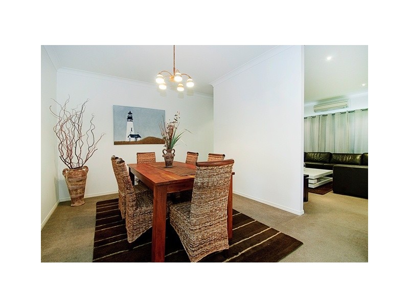 11 Mandolin Avenue, Helensvale QLD 4212