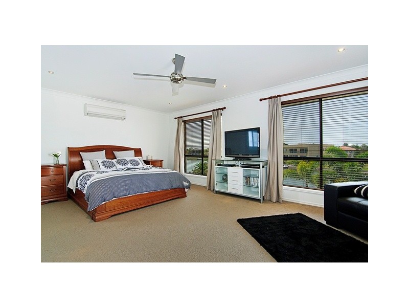 11 Mandolin Avenue, Helensvale QLD 4212