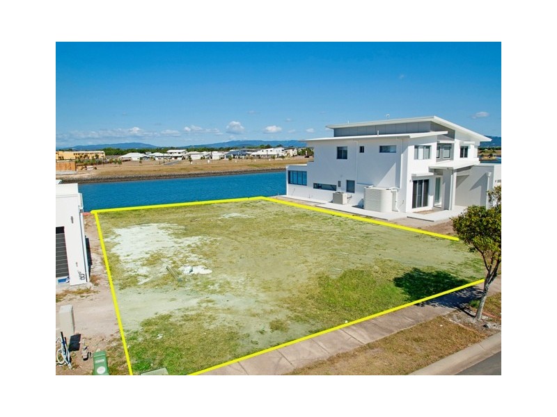 44 Palladium Drive, Hope Island QLD 4212