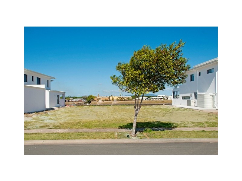 44 Palladium Drive, Hope Island QLD 4212