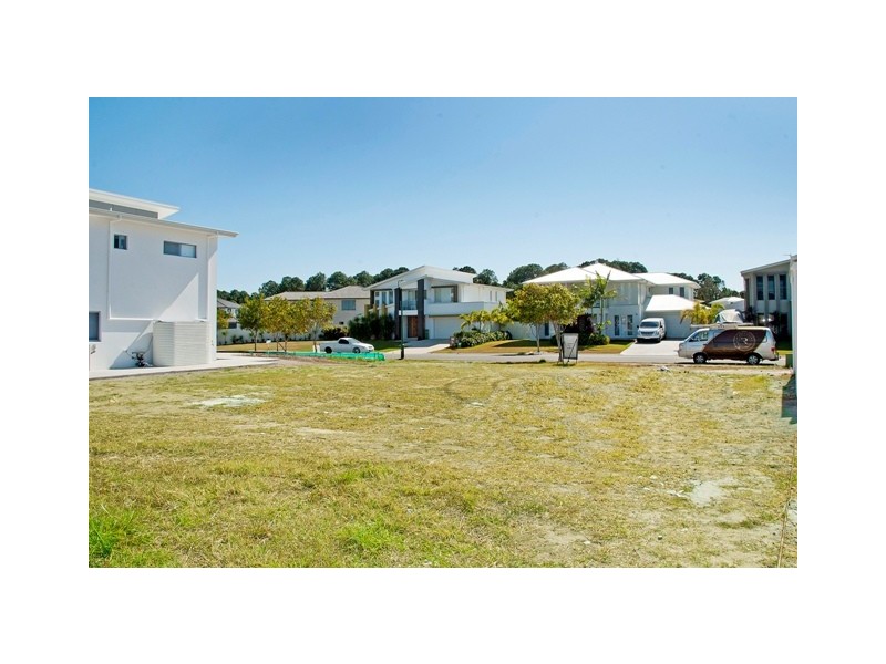 44 Palladium Drive, Hope Island QLD 4212